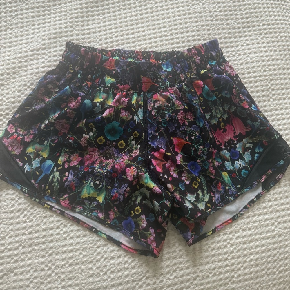 Lululemon floral shorts size 6